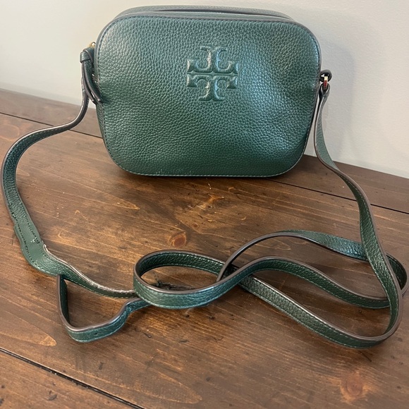 Tory Burch Handbags - Tory Burch McGraw Camera Bag In Green